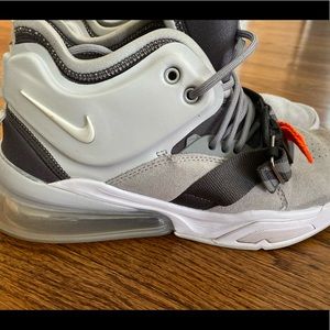 Nike Air Force 270